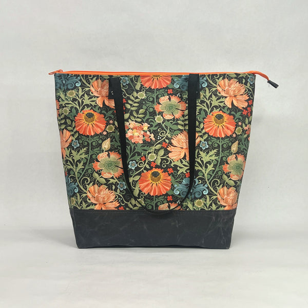 Le Jardin / Waxed Canvas Zipper Closure Tote Bag with Leather Straps