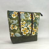 Dogwood Green / Waxed Canvas Zipper Closure Tote Bag with Leather Straps