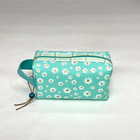Turquoise Daisy Jelly Vinyl Boxy Small Zipper Pouch Gadget Case Cosmetics Bag