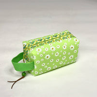 Mint Daisy Jelly Vinyl Boxy Small Zipper Pouch Gadget Case Cosmetics Bag