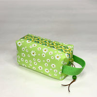 Mint Daisy Jelly Vinyl Boxy Small Zipper Pouch Gadget Case Cosmetics Bag