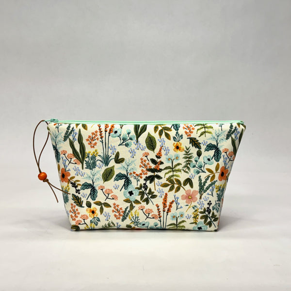 Herb Garden Ivory Small Zipper Pouch Gadget Case Cosmetics Project Bag