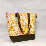 Lynn  / Waxed Canvas Zipper Closure Tote Bag with Leather Straps