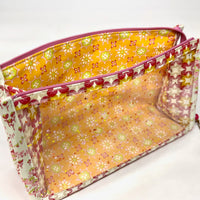 Flower Plaid Raspberry Vinyl Front Medium Zipper Knitting Project Craft Bag