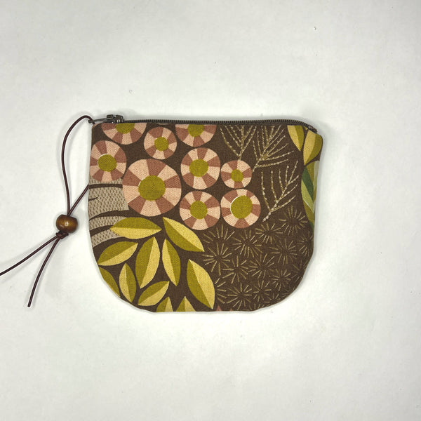 Garden Rust Round Zipper Pouch / Coin Purse / Gadget Bag