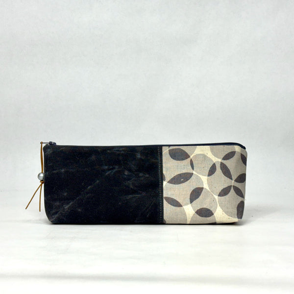 Gather Circles Grey R Short Wide Small Zipper Pouch Gadget Case Cosmetics Bag