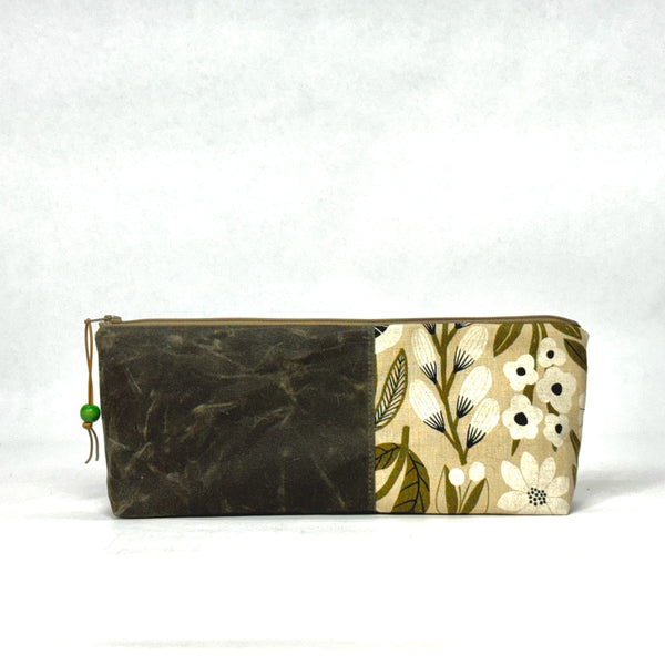 Gather Flowers Beige Short Wide Small Zipper Pouch Gadget Case Cosmetics Bag